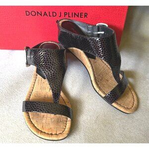 size 7 Donald Pliner black t-strap‎ slip on wedge heel sandals doli2
